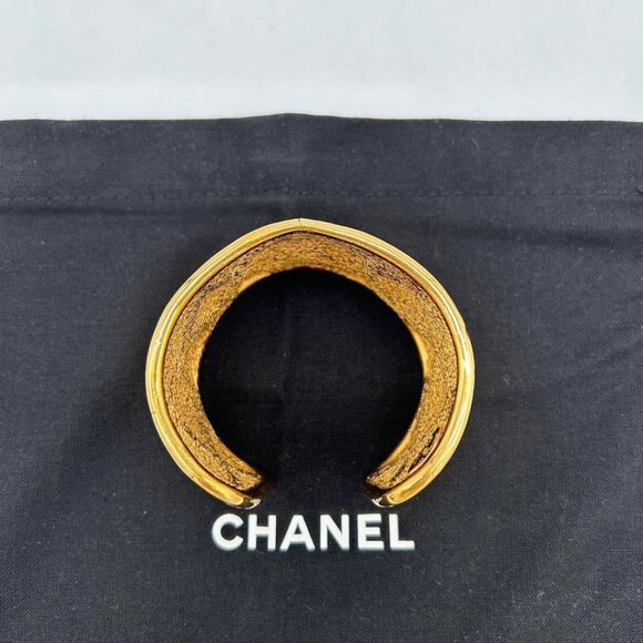 Authentic CHANEL CC Cambon Logo Vintage Bracelet Cuff Bangle Gold Quilted Wide - Picture 9 of 13